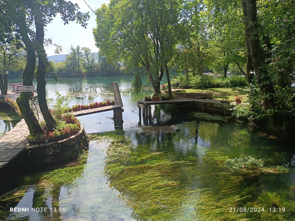 Paisaje del río Una en Bosnia y Herzegovina